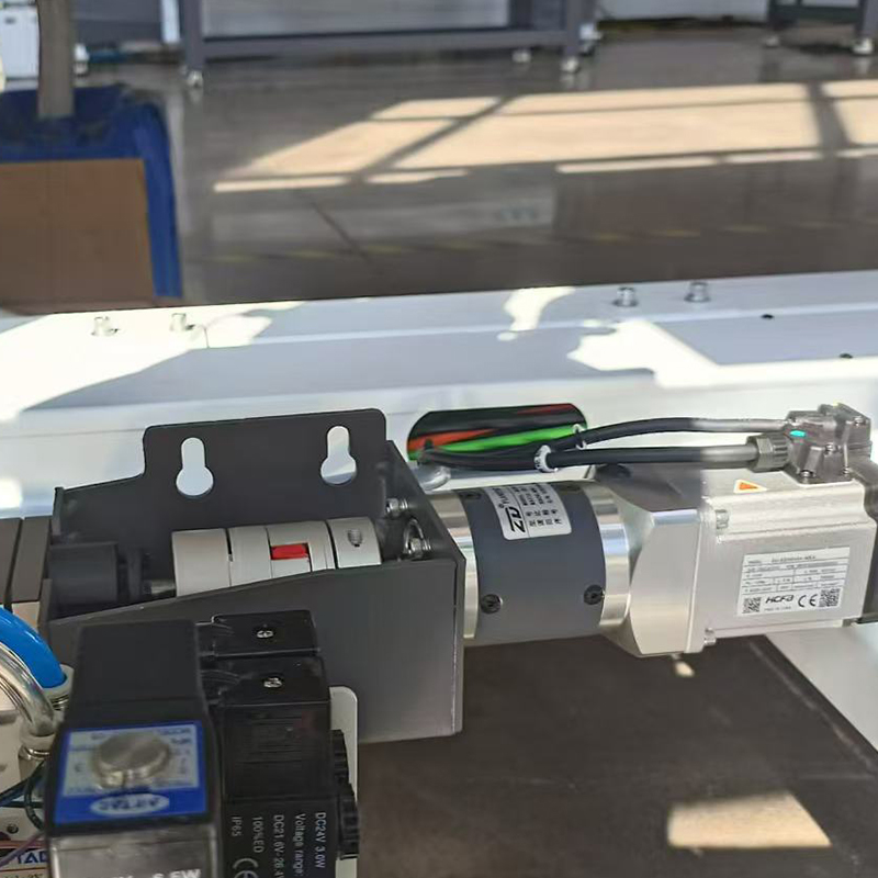 Macchina di erogazione di sigillatura CNC costante integrata